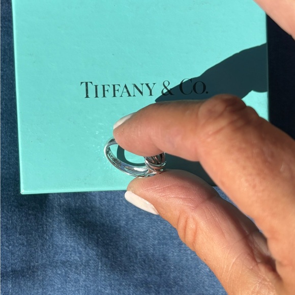 COPY - Tiffany & Co. sterling silver X ring size 6 - Picture 5 of 5